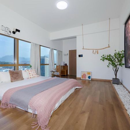 Midsummer Homestay Zhangjiajie Bagian luar foto