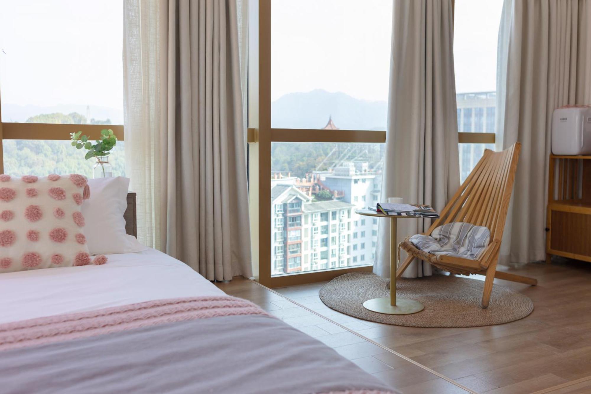 Midsummer Homestay Zhangjiajie Bagian luar foto